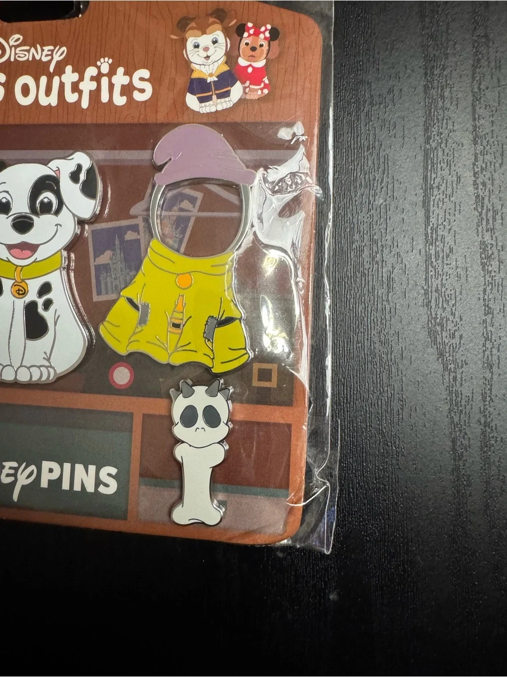 Disney Pets Outfits Enamel Pin Set - Dalmatian & Accessories